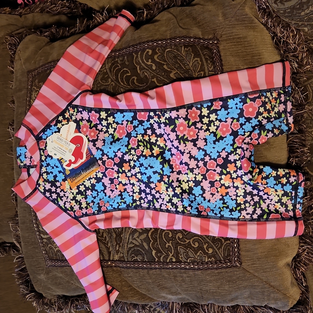 Baby swimsuit and hat